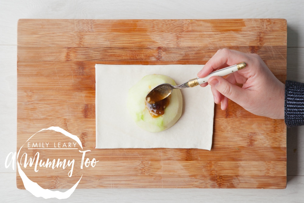 Filling the apples with mincemeat