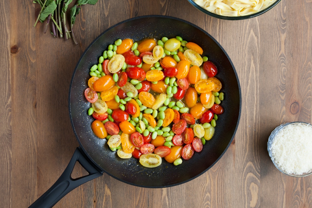 Preparing the tricolour tomatoes sauce for this tasty tagliatelle dish