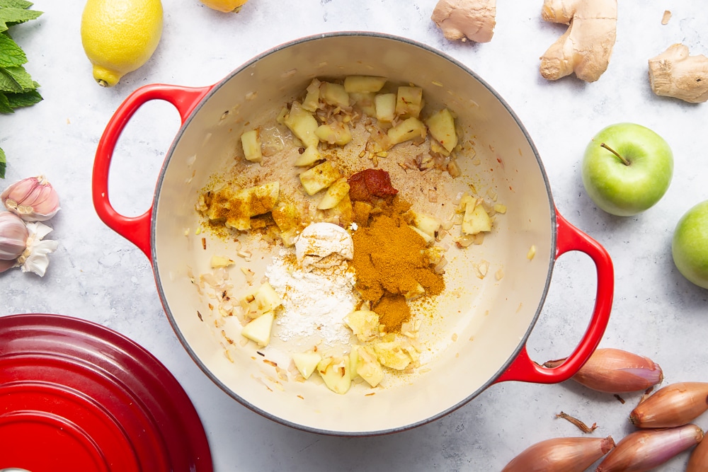 How to make homemade curry sauce