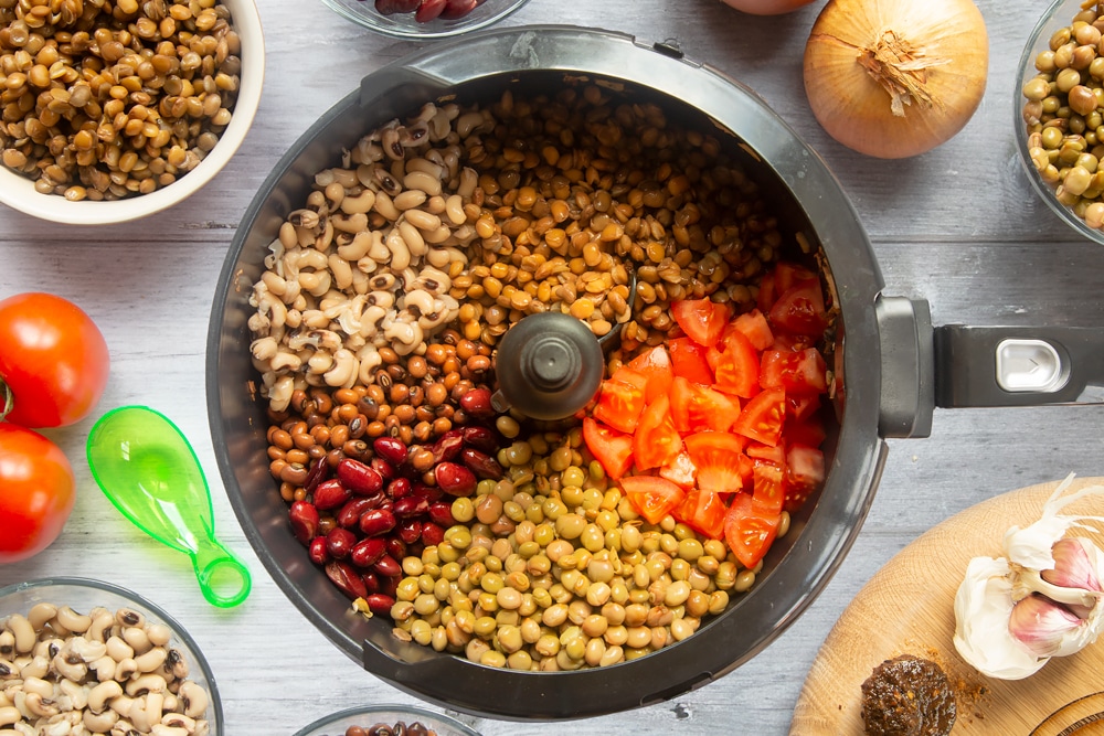 Add the rest of the ingredients to the Actifry